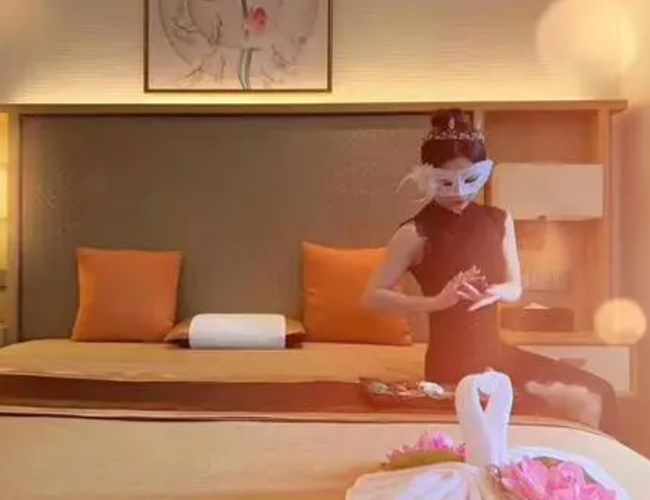 我在青岛市南体验了下高端男士按摩spa会馆，私人会所花样超多